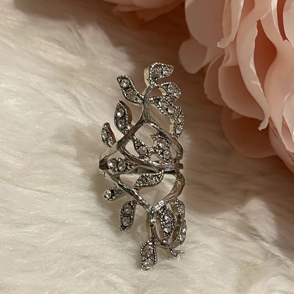 Edgy Ring - Picture 2 of 4